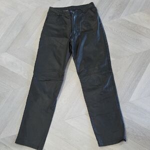 Neutral Zone Womans 100% Black Leather Straight Leg Pants, Size 7/8